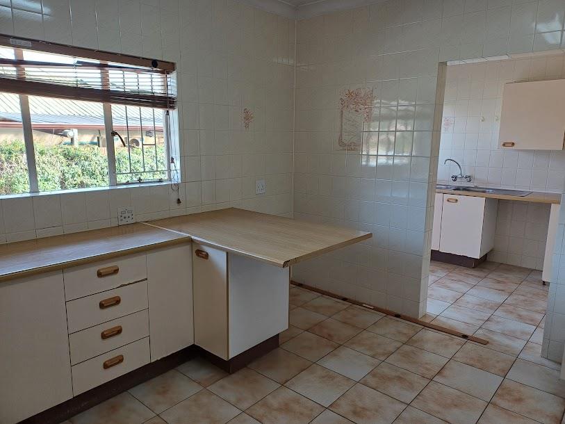 4 Bedroom Property for Sale in Mondeor Gauteng