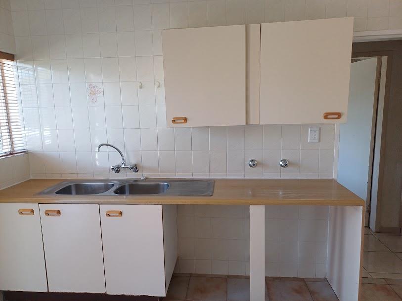 4 Bedroom Property for Sale in Mondeor Gauteng