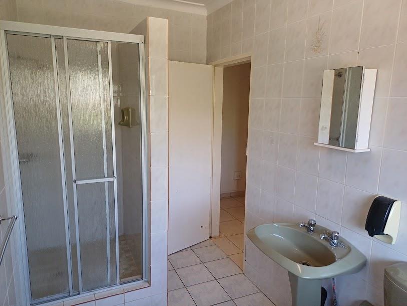 4 Bedroom Property for Sale in Mondeor Gauteng