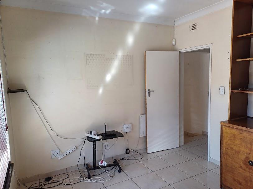 4 Bedroom Property for Sale in Mondeor Gauteng