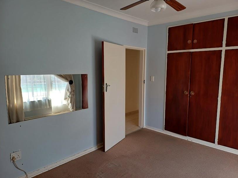 4 Bedroom Property for Sale in Mondeor Gauteng