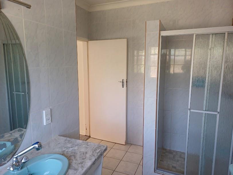 4 Bedroom Property for Sale in Mondeor Gauteng