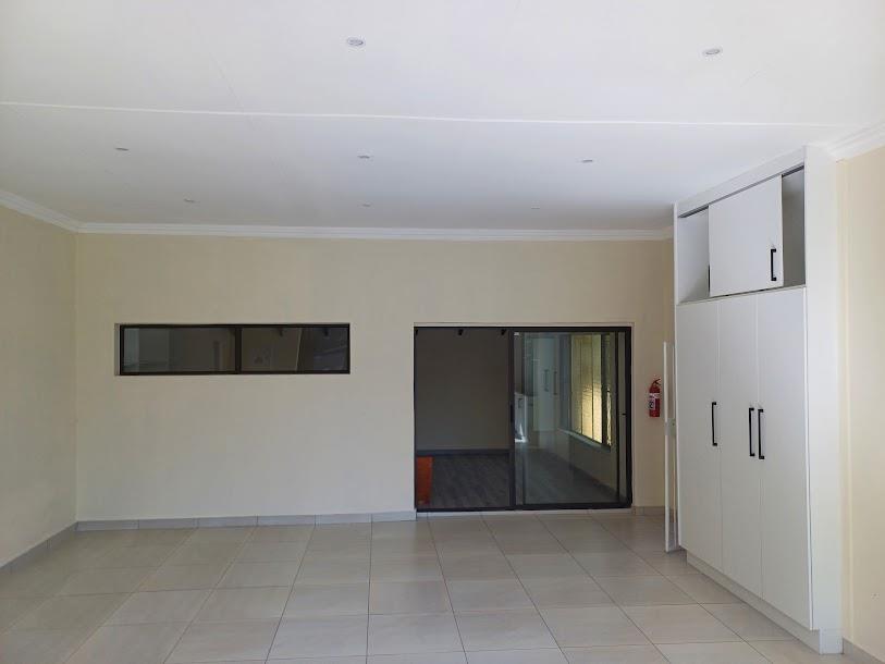 4 Bedroom Property for Sale in Mondeor Gauteng