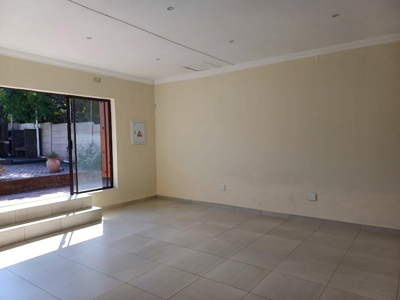 4 Bedroom Property for Sale in Mondeor Gauteng