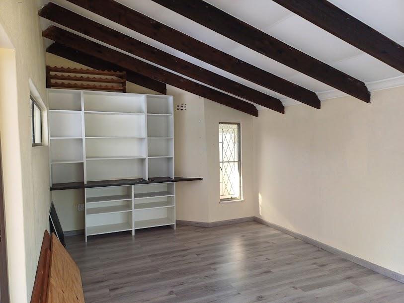 4 Bedroom Property for Sale in Mondeor Gauteng