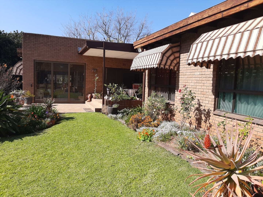 4 Bedroom Property for Sale in Glenvista Ext 5 Gauteng