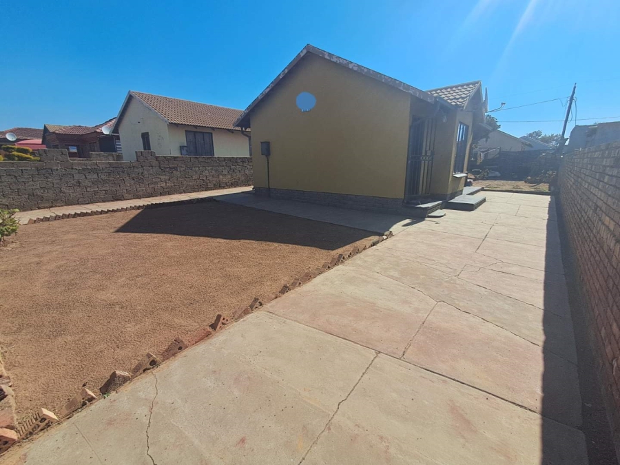 2 Bedroom Property for Sale in Soshanguve GG Gauteng