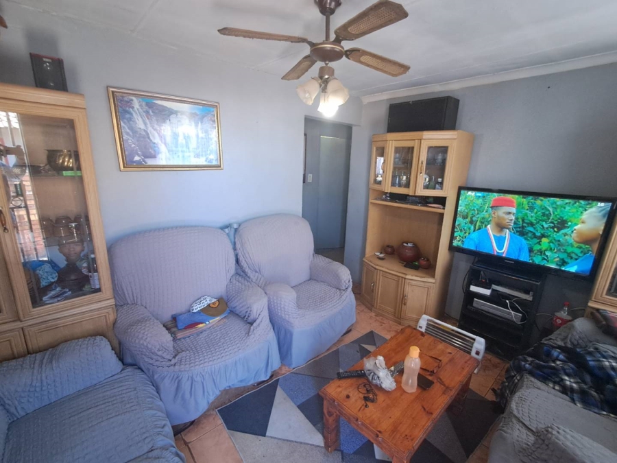 2 Bedroom Property for Sale in Soshanguve GG Gauteng