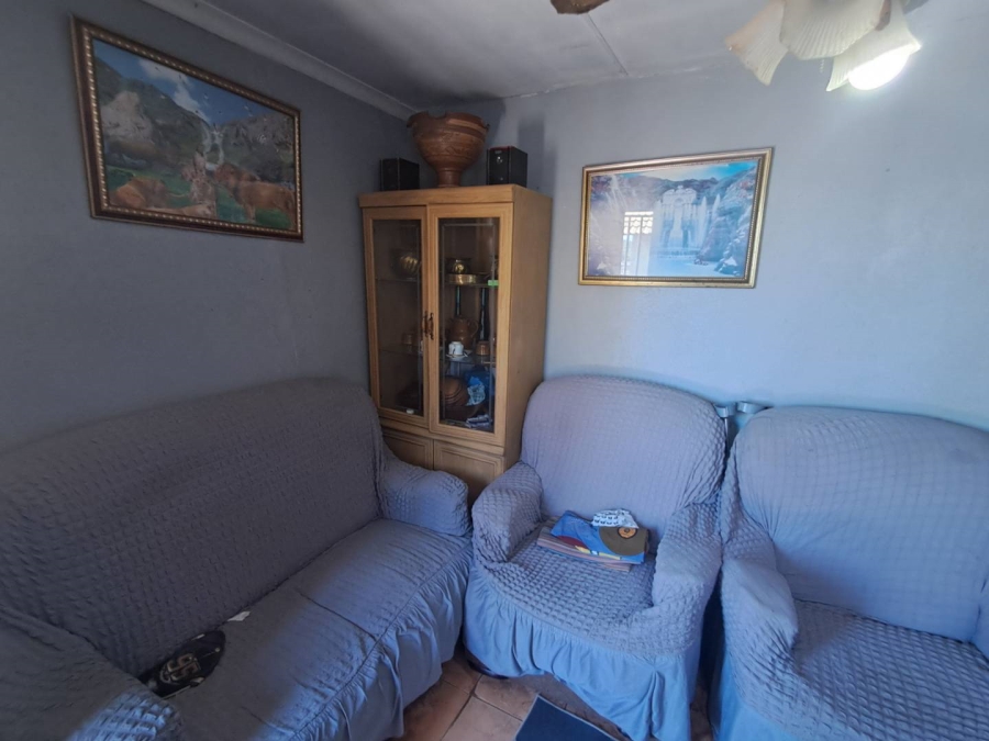 2 Bedroom Property for Sale in Soshanguve GG Gauteng