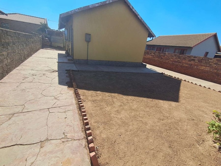 2 Bedroom Property for Sale in Soshanguve GG Gauteng