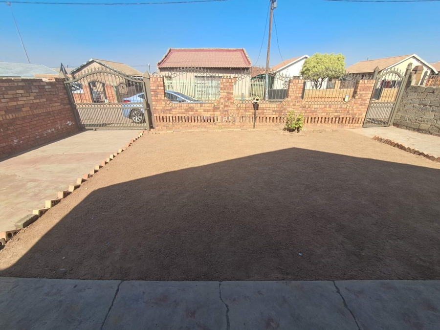 2 Bedroom Property for Sale in Soshanguve GG Gauteng