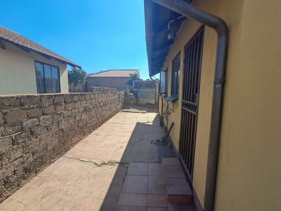2 Bedroom Property for Sale in Soshanguve GG Gauteng