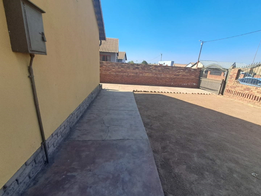 2 Bedroom Property for Sale in Soshanguve GG Gauteng