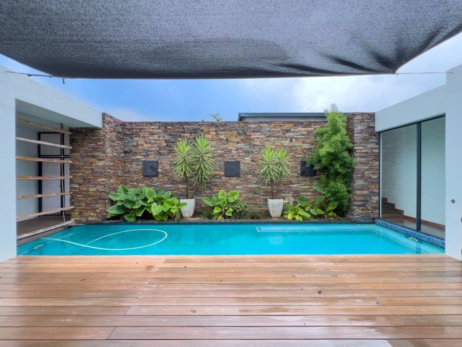 4 Bedroom Property for Sale in Midstream Ridge Gauteng