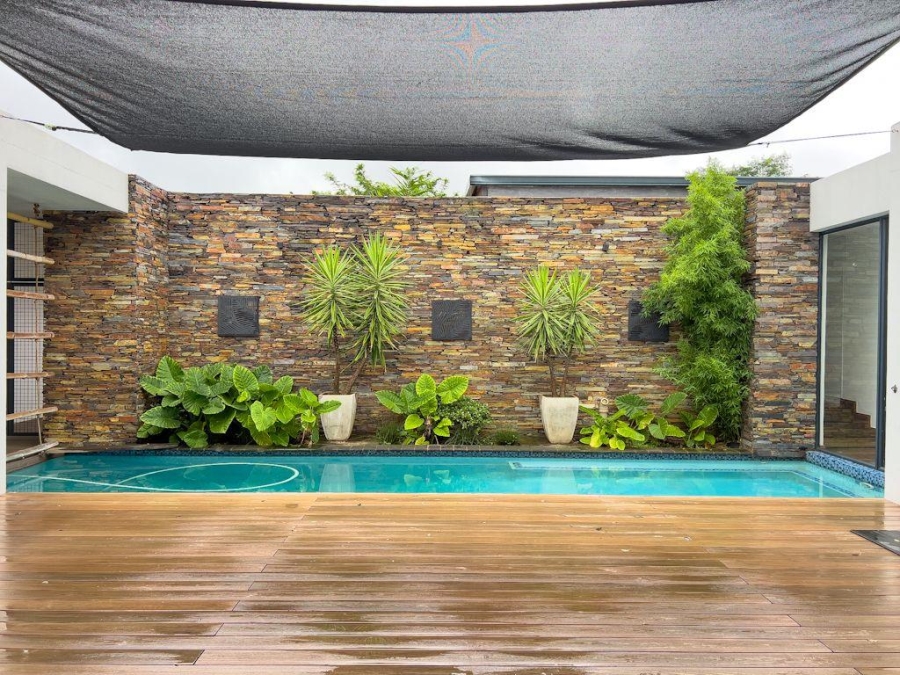4 Bedroom Property for Sale in Midstream Ridge Gauteng