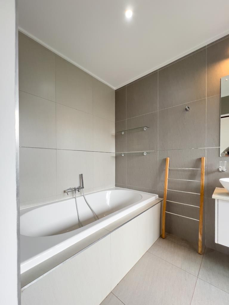 4 Bedroom Property for Sale in Midstream Ridge Gauteng
