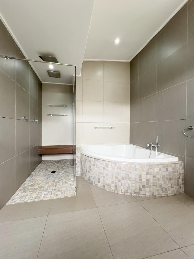 4 Bedroom Property for Sale in Midstream Ridge Gauteng