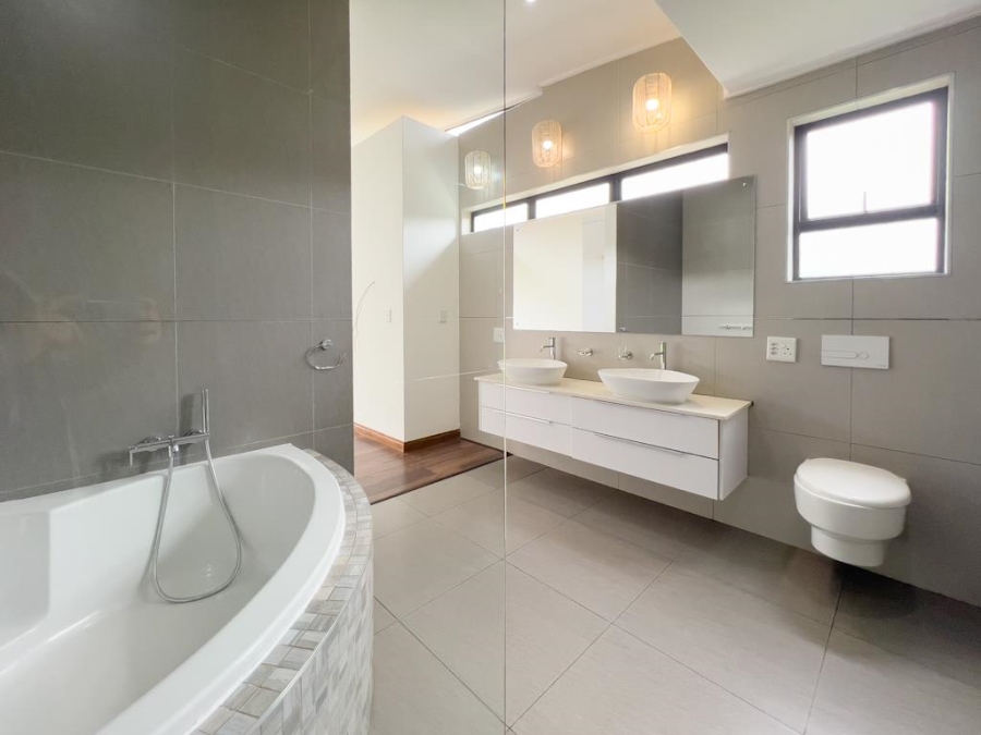 4 Bedroom Property for Sale in Midstream Ridge Gauteng
