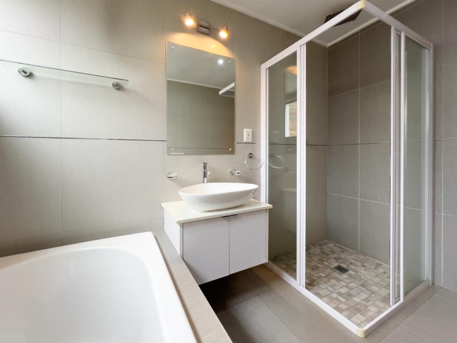 4 Bedroom Property for Sale in Midstream Ridge Gauteng