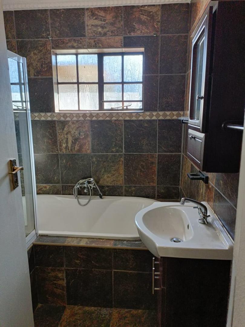 To Let 2 Bedroom Property for Rent in Doornpoort Gauteng