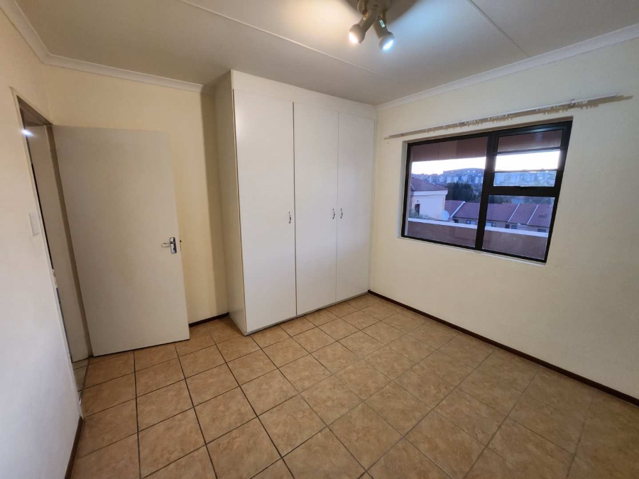 To Let 1 Bedroom Property for Rent in Noordhang Gauteng