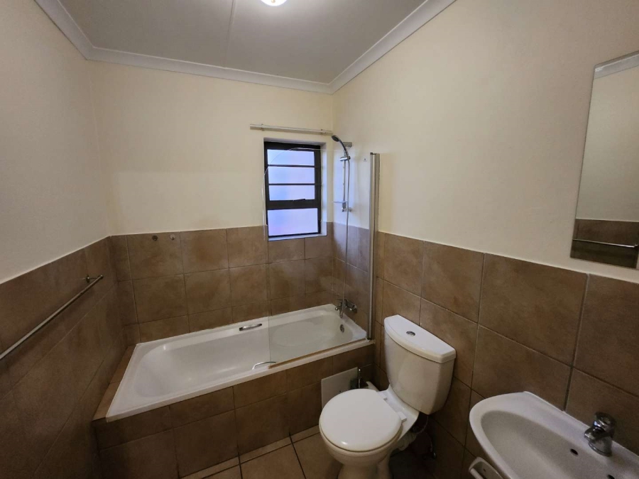 To Let 1 Bedroom Property for Rent in Noordhang Gauteng