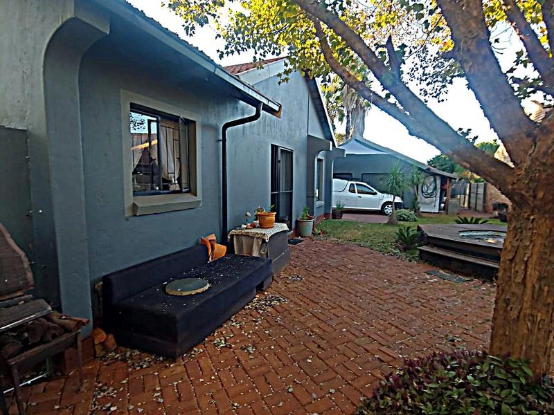 2 Bedroom Property for Sale in Doornpoort Gauteng