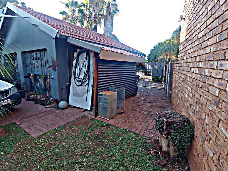 2 Bedroom Property for Sale in Doornpoort Gauteng