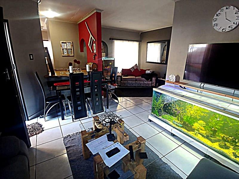 2 Bedroom Property for Sale in Doornpoort Gauteng