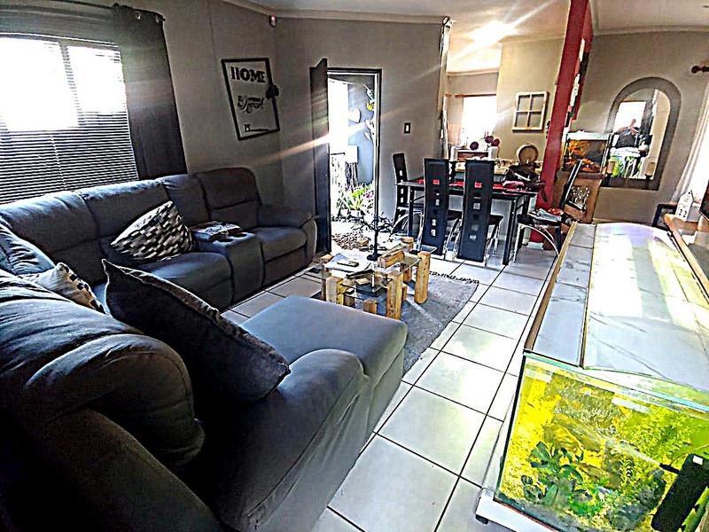 2 Bedroom Property for Sale in Doornpoort Gauteng