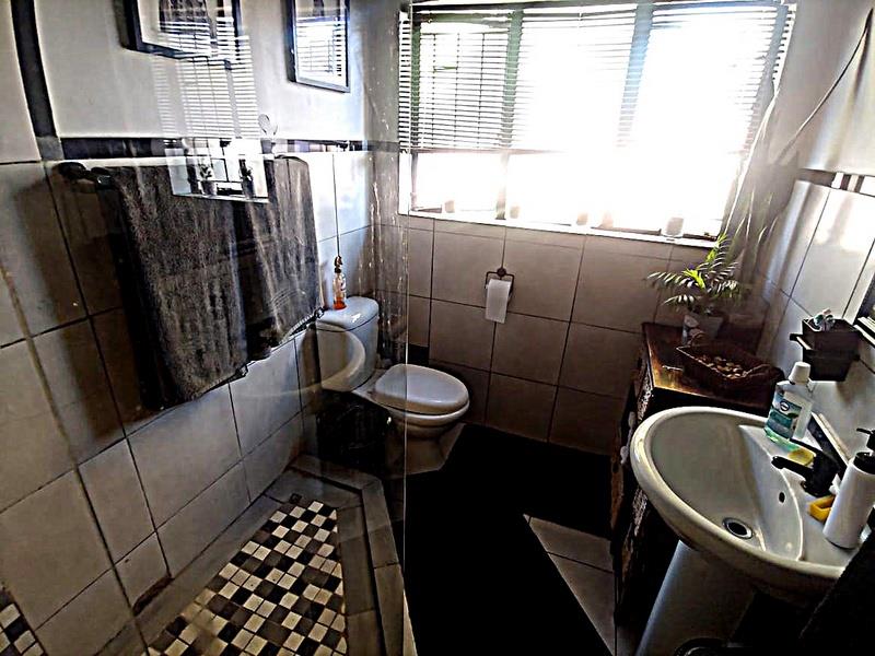 2 Bedroom Property for Sale in Doornpoort Gauteng