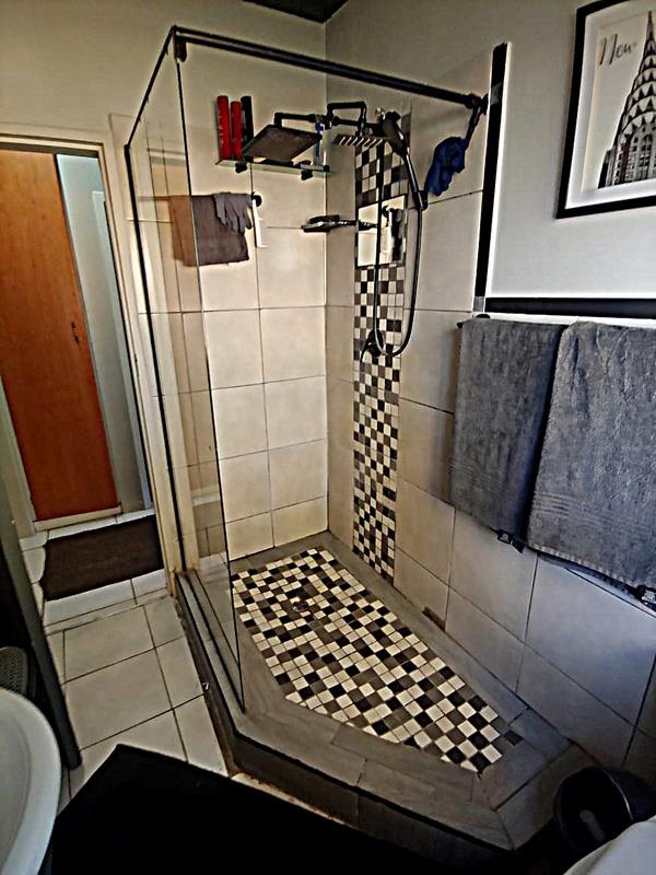 2 Bedroom Property for Sale in Doornpoort Gauteng
