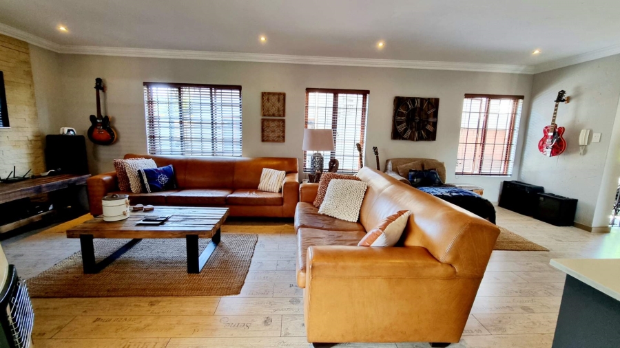 3 Bedroom Property for Sale in New Redruth Gauteng