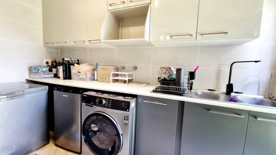 3 Bedroom Property for Sale in New Redruth Gauteng