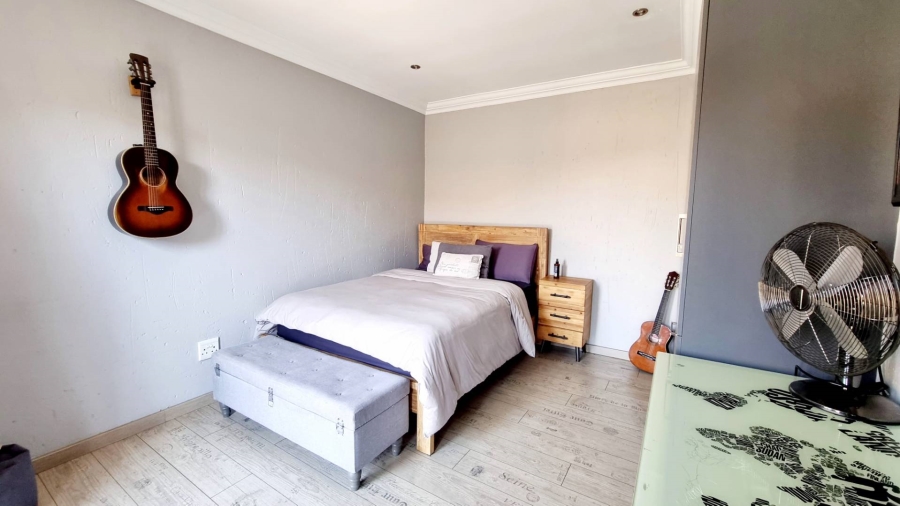 3 Bedroom Property for Sale in New Redruth Gauteng
