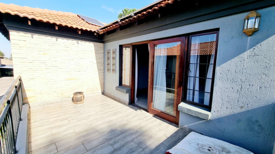 3 Bedroom Property for Sale in New Redruth Gauteng