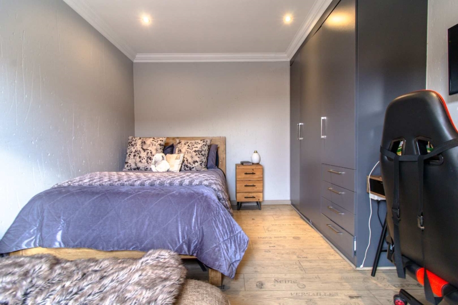 3 Bedroom Property for Sale in New Redruth Gauteng