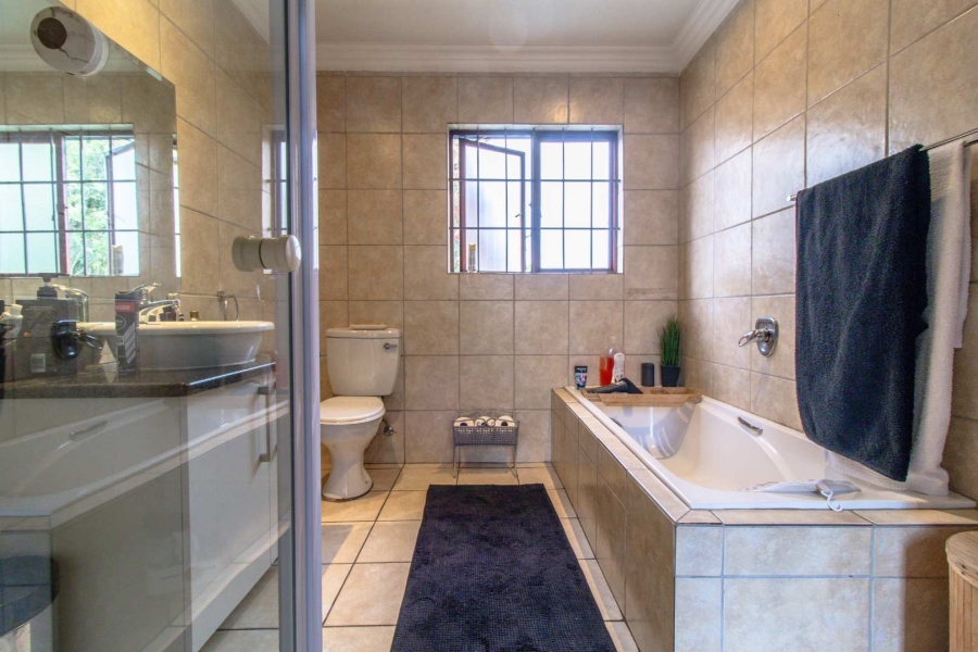 3 Bedroom Property for Sale in New Redruth Gauteng