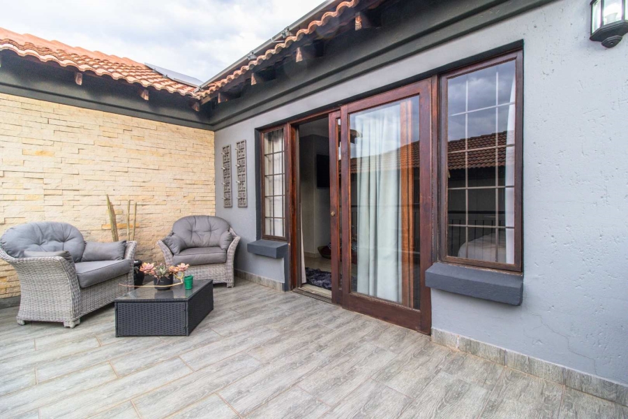 3 Bedroom Property for Sale in New Redruth Gauteng