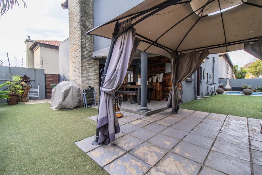 3 Bedroom Property for Sale in New Redruth Gauteng