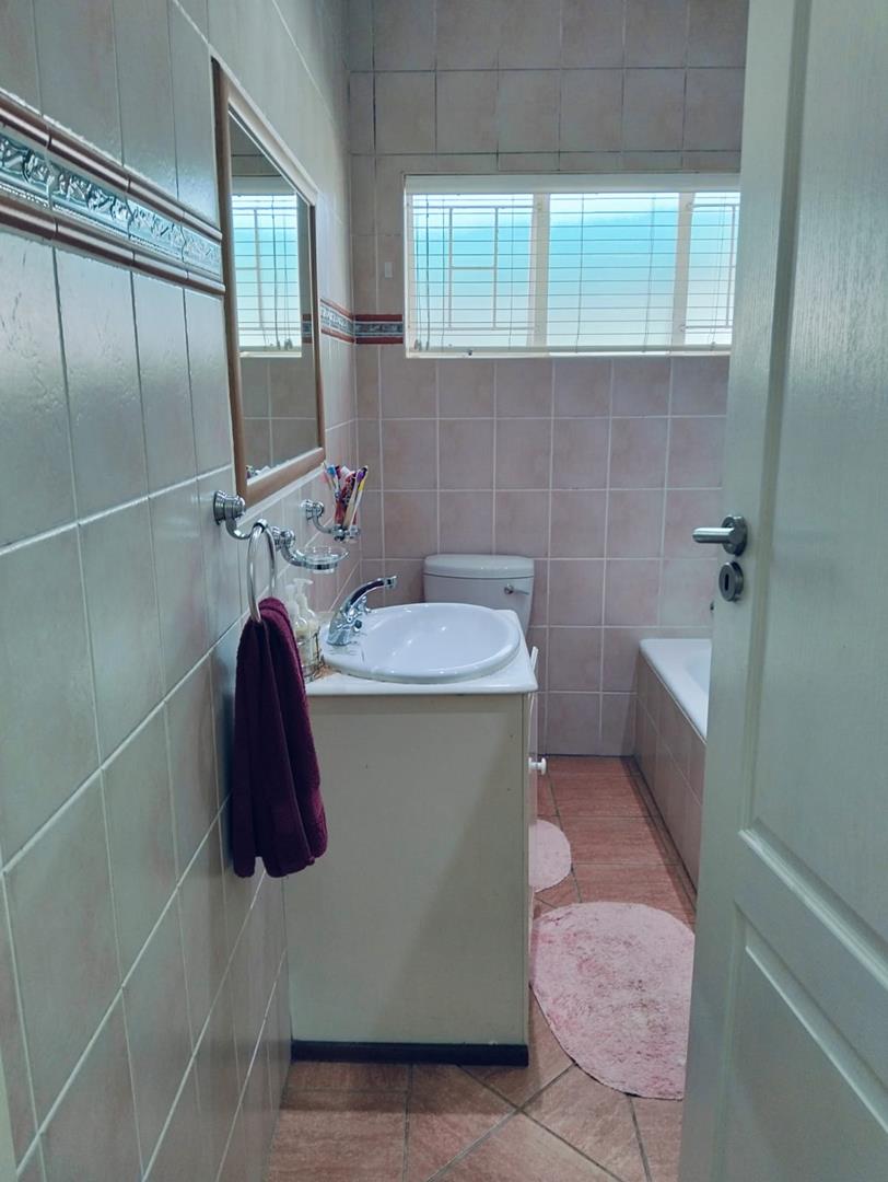 4 Bedroom Property for Sale in Wierdapark Gauteng