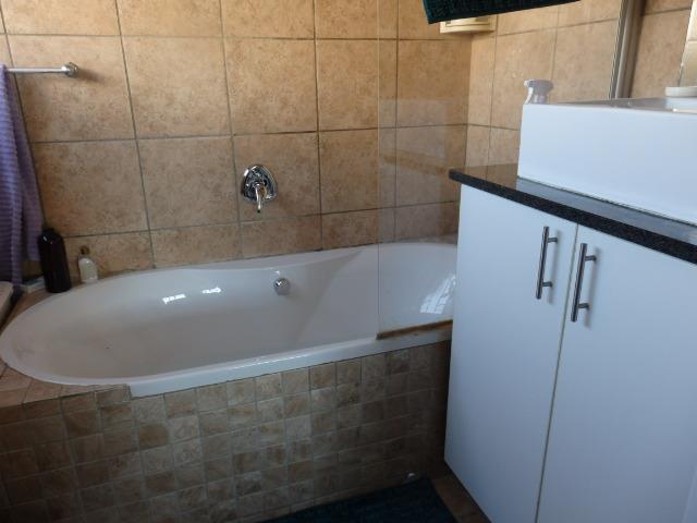 4 Bedroom Property for Sale in Constantia Park Gauteng