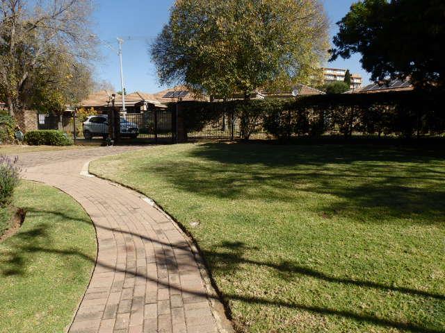 4 Bedroom Property for Sale in Constantia Park Gauteng