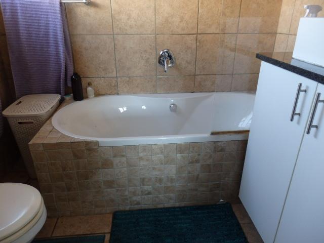 4 Bedroom Property for Sale in Constantia Park Gauteng