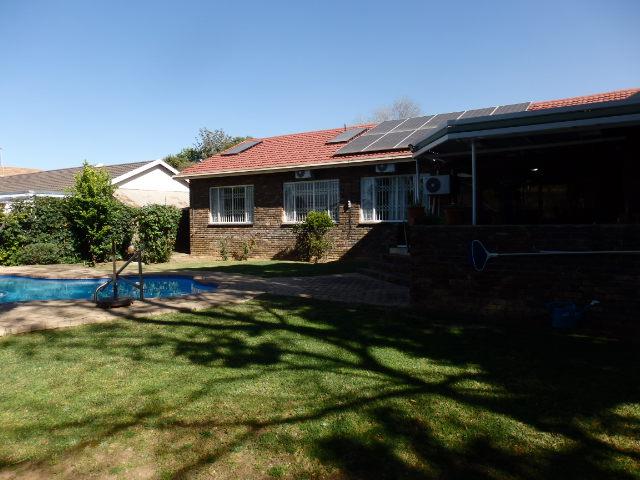 4 Bedroom Property for Sale in Constantia Park Gauteng
