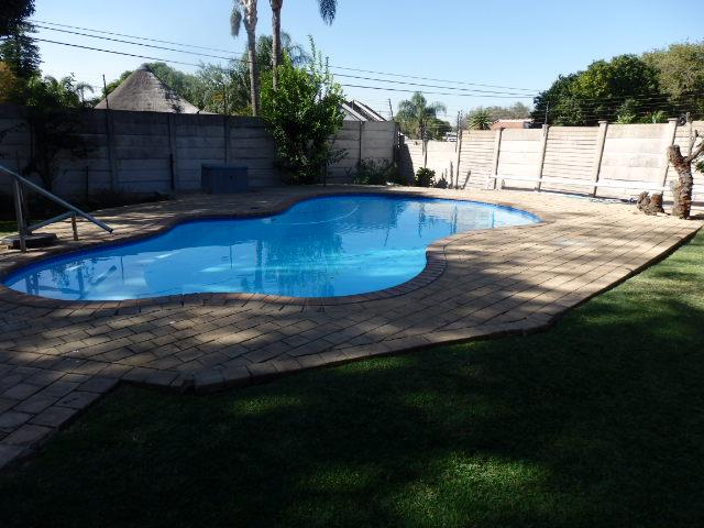 4 Bedroom Property for Sale in Constantia Park Gauteng