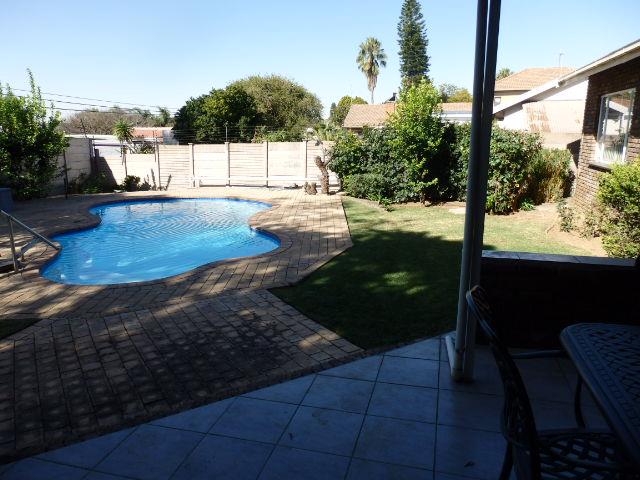 4 Bedroom Property for Sale in Constantia Park Gauteng