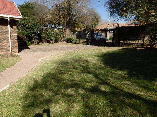 4 Bedroom Property for Sale in Constantia Park Gauteng