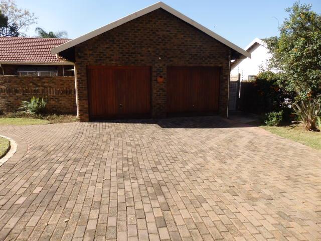 4 Bedroom Property for Sale in Constantia Park Gauteng