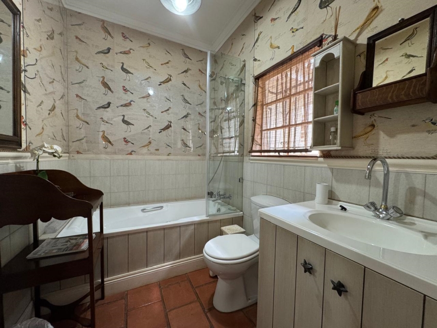 5 Bedroom Property for Sale in Waterkloof Ridge Gauteng